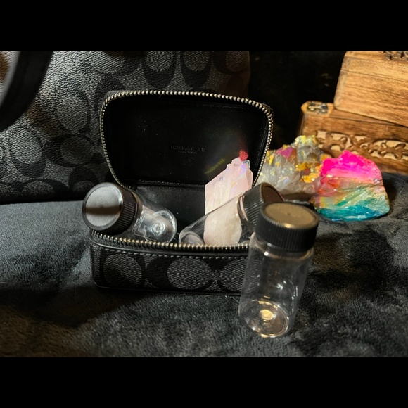 Authenticated Coach Purse, Wallet, Mini ID Case & Pill Case Collection XListed - Picture 5 of 9